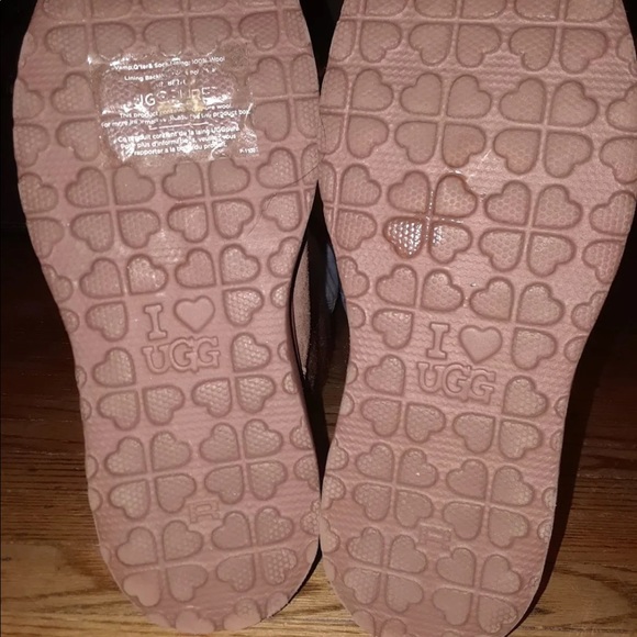 UGGS - Picture 5 of 6